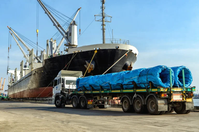 Read more about the article Transport ponadgabarytowy w praktyce – zgłoszenia, regulacje i rola załadowcy w przygotowaniu ładunku