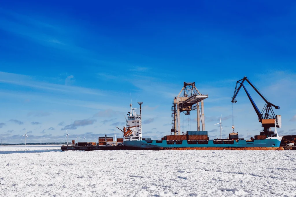 Read more about the article Morski serwis polarny i arktyczny szlak handlowy