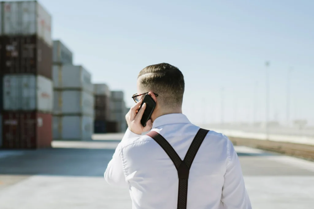 Read more about the article Umowa spedycji – jak wygląda i co powinno się w niej znaleźć?