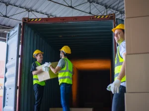 Transport LCL - wspólny kontener morski z ładunkami od różnych nadawców w transporcie drobnicowym