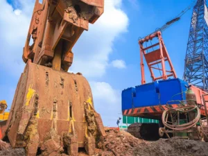 Trymerka ładunku sypkiego - wyrównywanie i rozmieszczenie towaru w ładowni statku dla zachowania stateczności