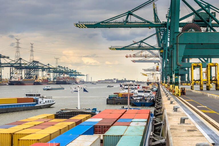 Read more about the article Porty inwestują miliardy. Gdzie powstają nowe centra światowego handlu?